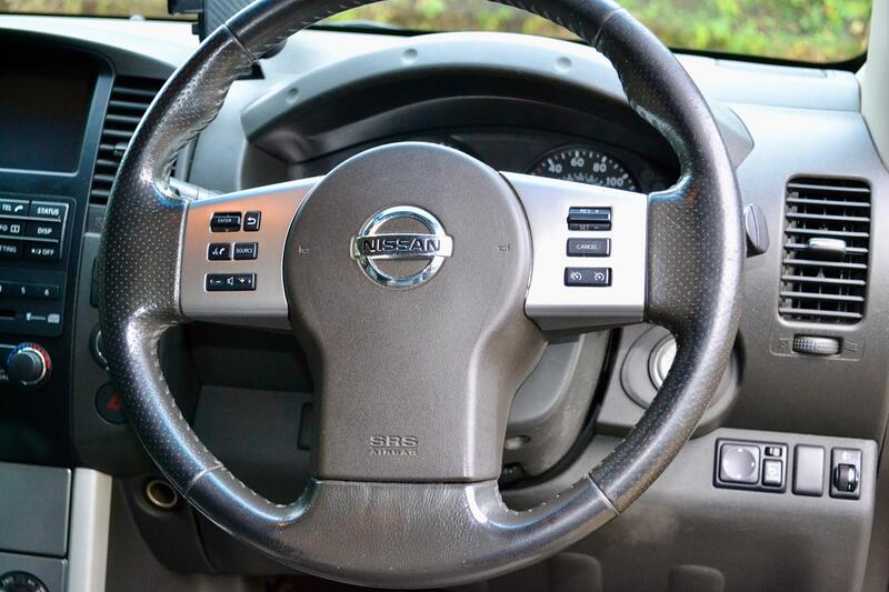 NISSAN NAVARA
