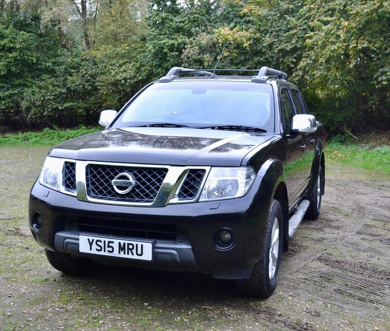 View NISSAN NAVARA 2.5 dCi Tekna