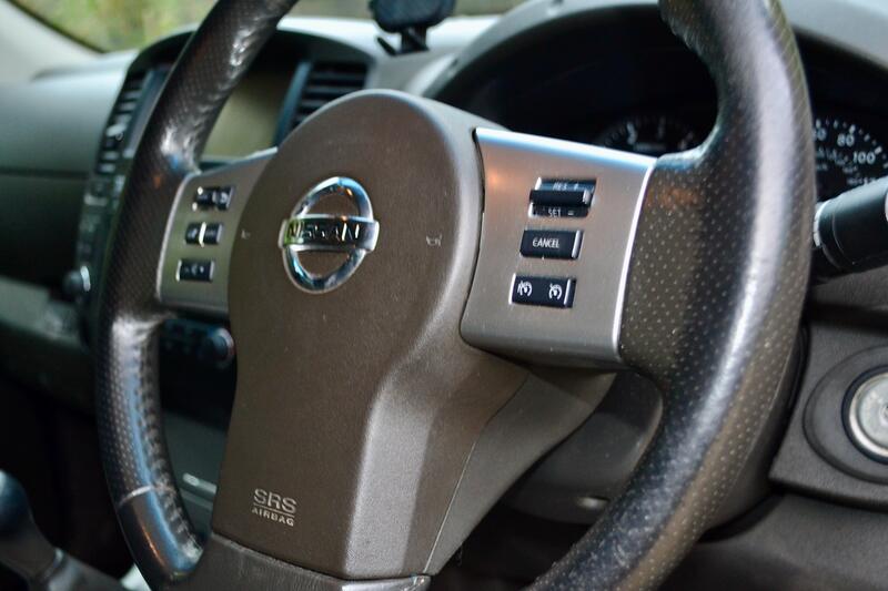 NISSAN NAVARA