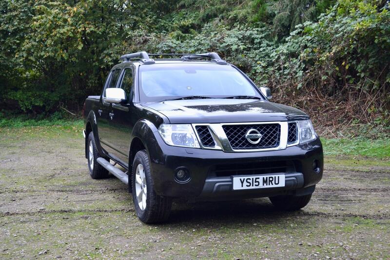 View NISSAN NAVARA 2.5 dCi Tekna