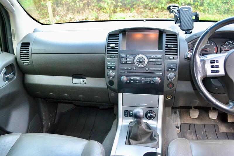 NISSAN NAVARA