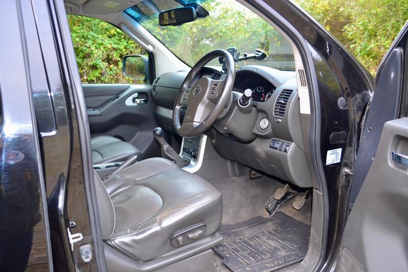 NISSAN NAVARA
