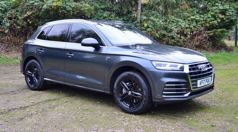 View AUDI Q5 2.0 TDI S line