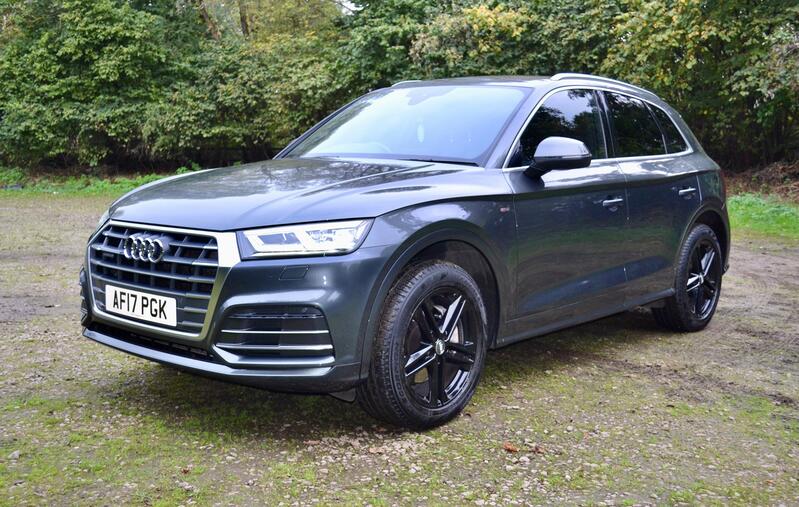 View AUDI Q5 2.0 TDI S line