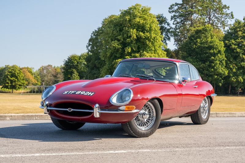 View JAGUAR E-TYPE 4.2