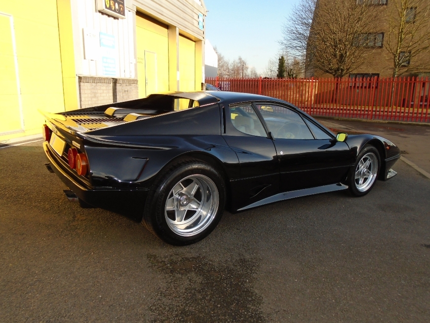 FERRARI 512