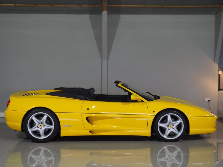 View FERRARI F355 F1 Spider