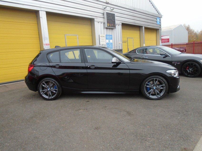 BMW 1 SERIES